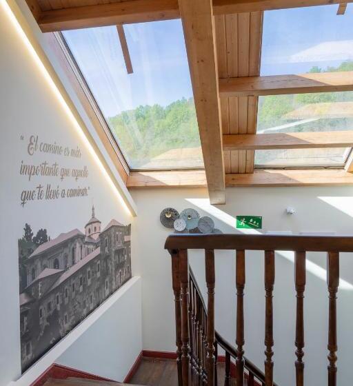 فندق Alda Triacastela