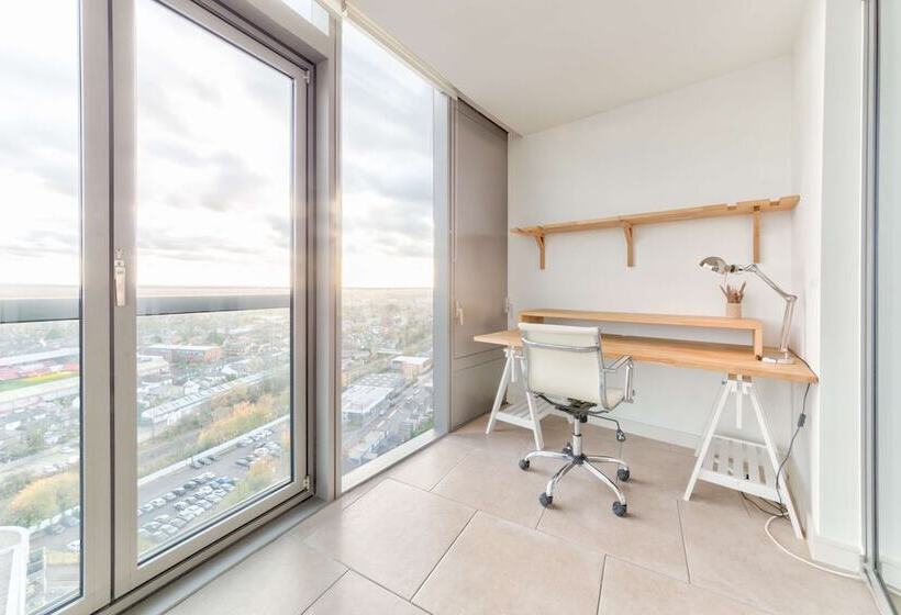 Kew Eye Apartments Kew