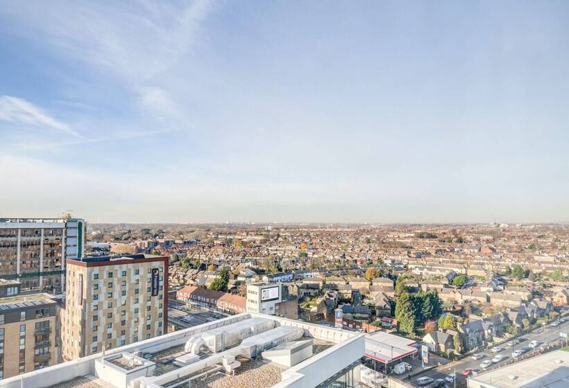 Kew Eye Apartments Kew