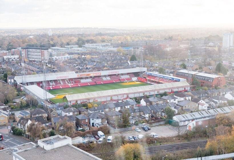 Kew Eye Apartments Kew