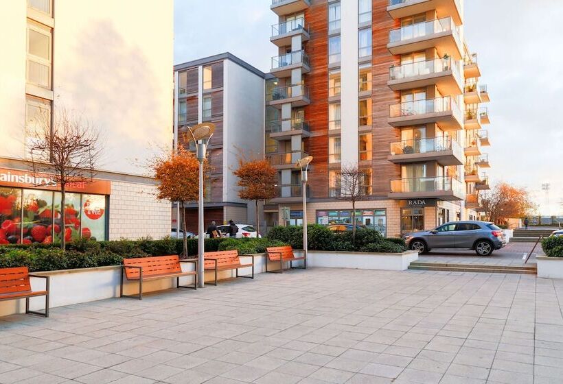 Kew Eye Apartments Kew