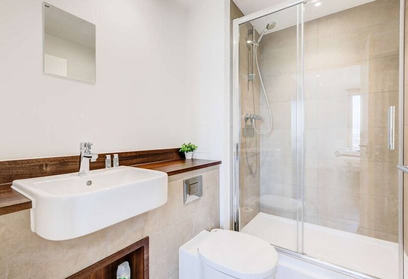 Kew Eye Apartments Kew