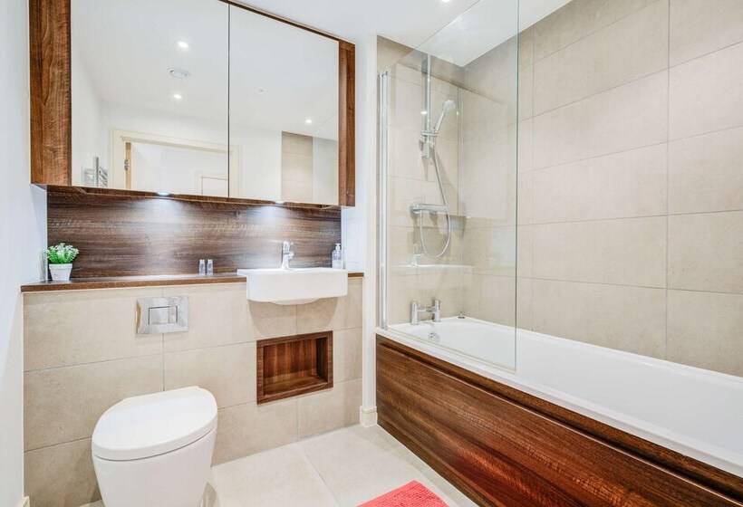 Kew Eye Apartments Kew