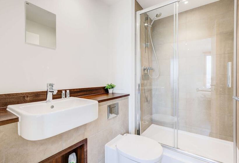 Kew Eye Apartments Kew