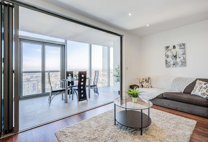 Kew Eye Apartments Kew