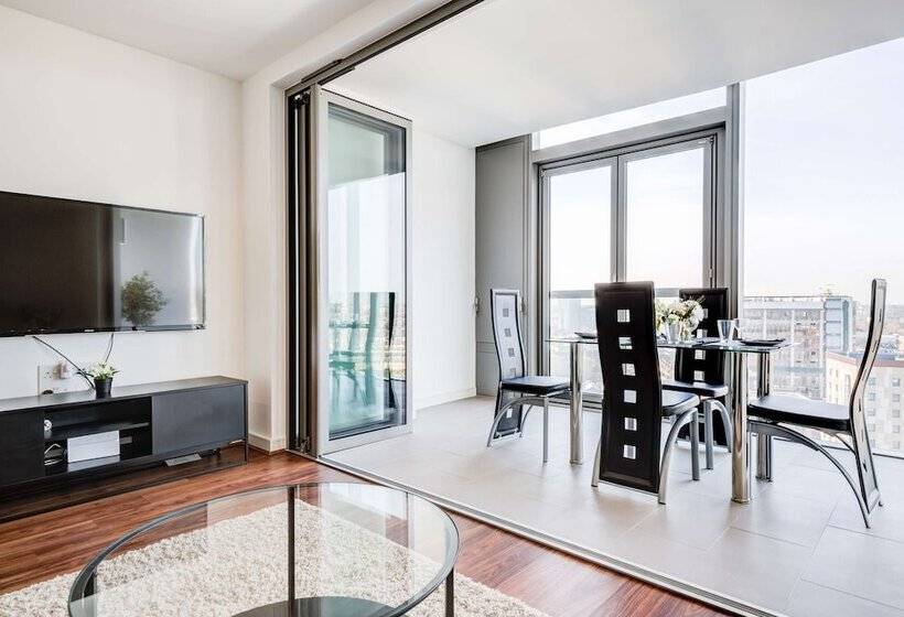 Kew Eye Apartments Kew