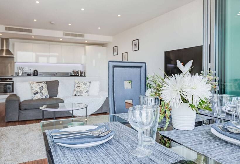 Kew Eye Apartments Kew