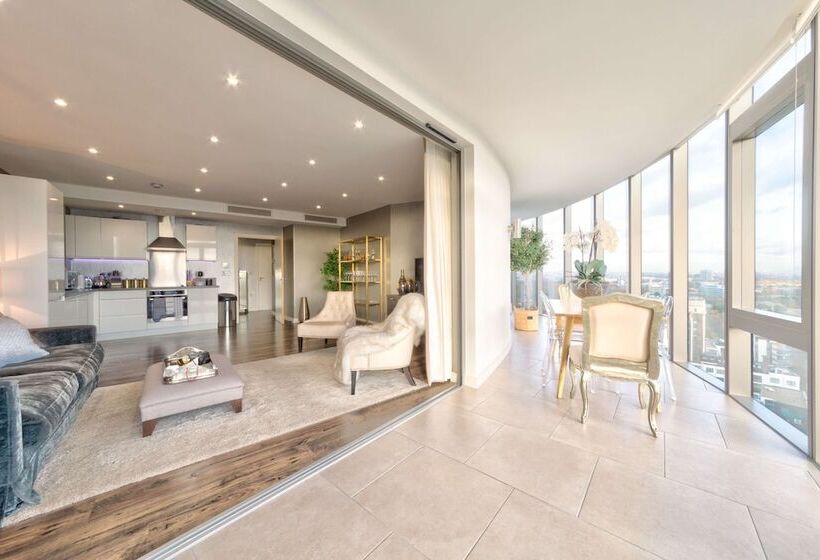 Kew Eye Apartments Kew