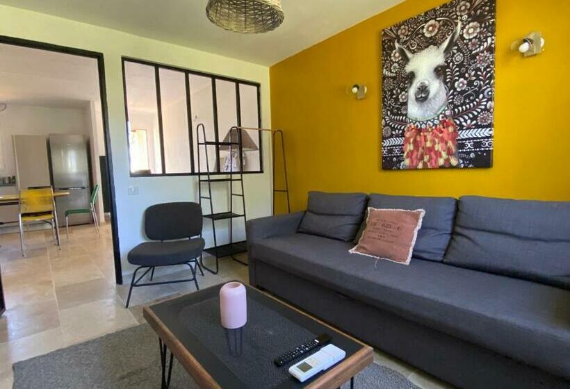 Le Cyprès De Casimir