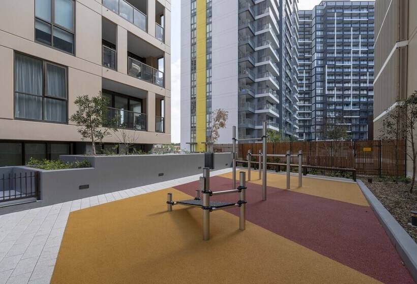 Modern Apartment In Darling Harbour