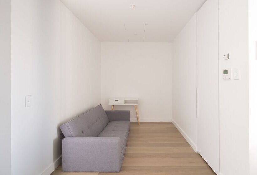 Modern Apartment In Darling Harbour