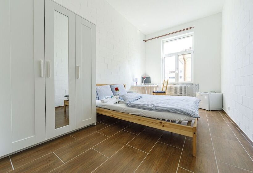 Пансион Simple Rooms Yellow Inn