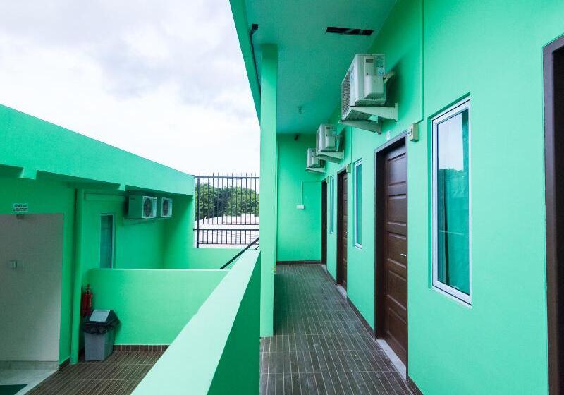 ホテル Oyo 1917 Mamora Residence