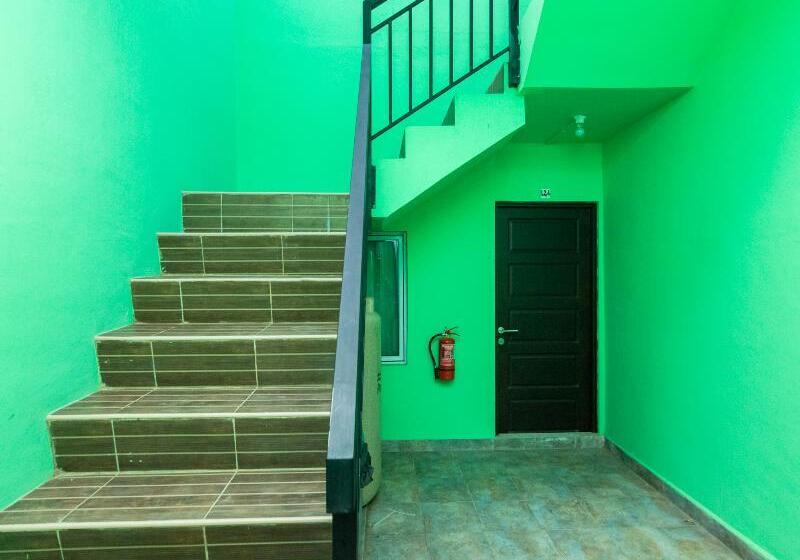 ホテル Oyo 1917 Mamora Residence