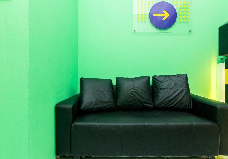 ホテル Oyo 1917 Mamora Residence