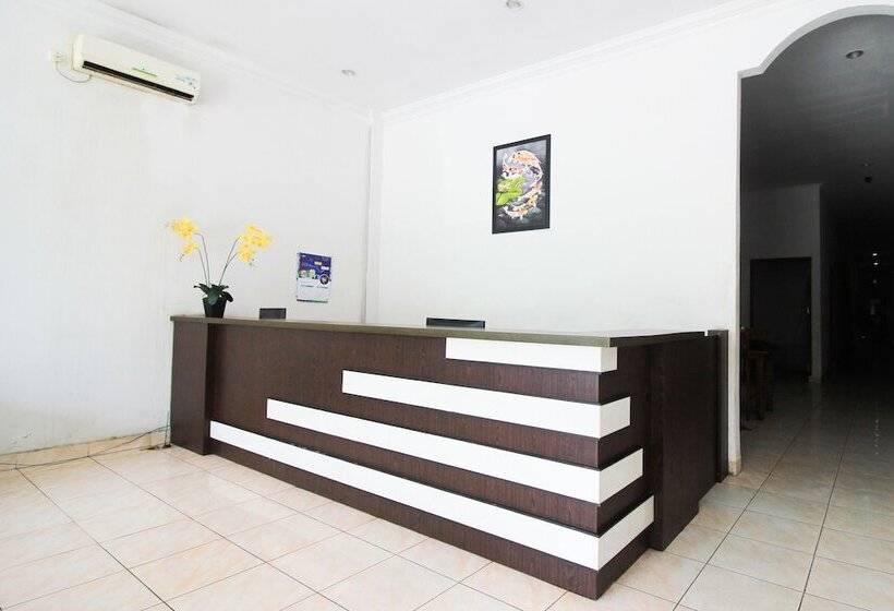 فندق Oyo 1969 Wisma Sari