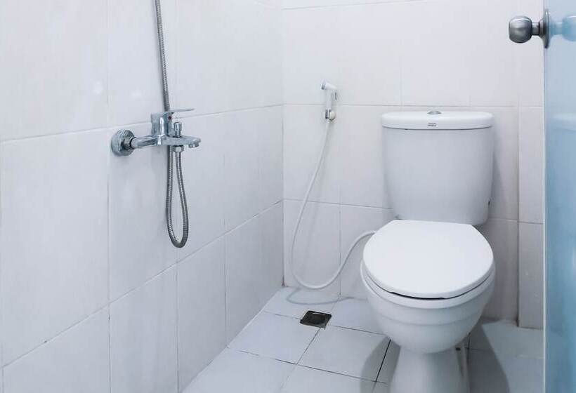 فندق Oyo 1969 Wisma Sari