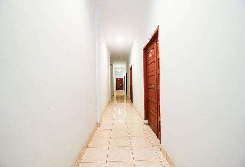 فندق Oyo 1969 Wisma Sari