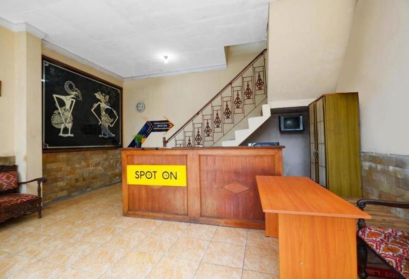 Otel Spot On 2011  Mekar Sari