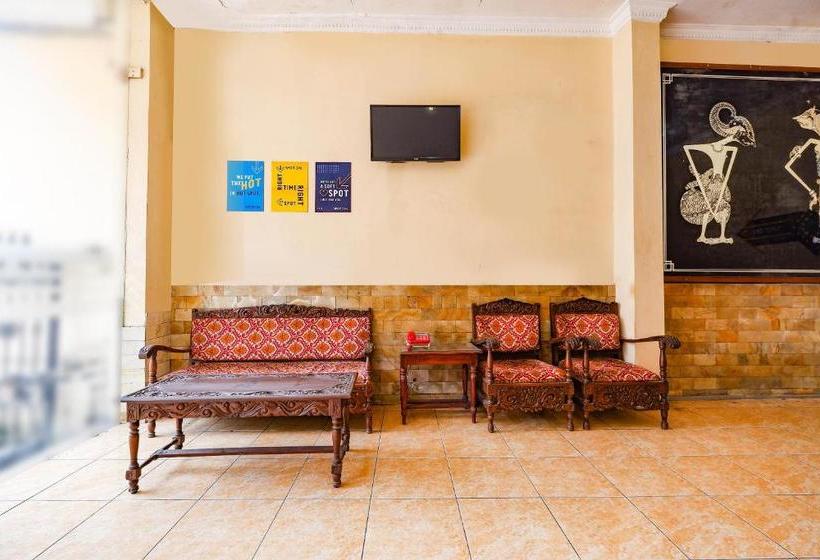 Otel Spot On 2011  Mekar Sari