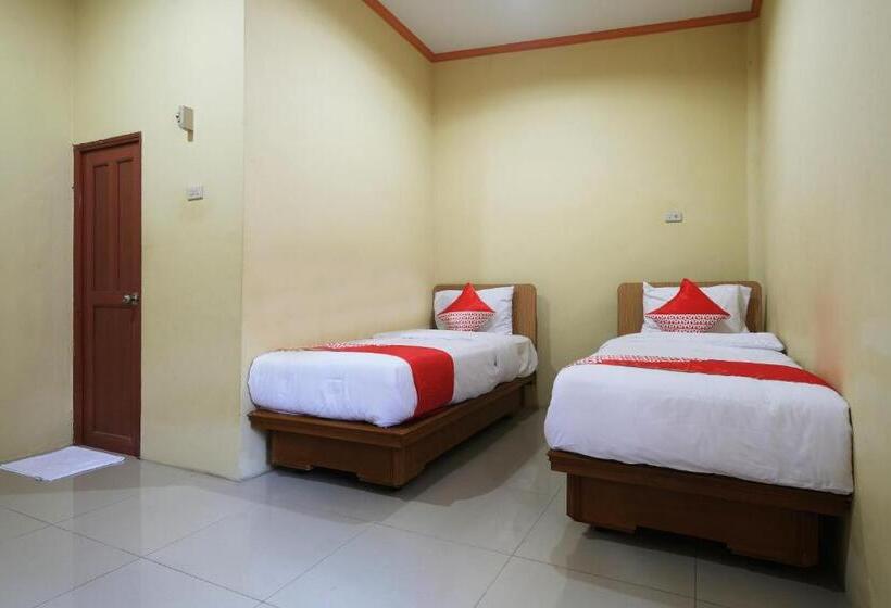 Отель Oyo 2025 Wisma Musdalifa