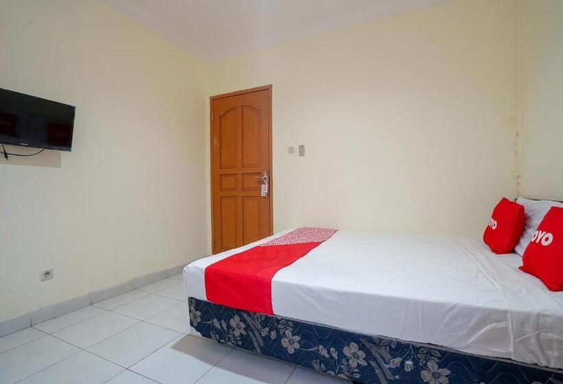 Отель Oyo 2025 Wisma Musdalifa