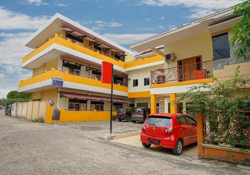 Отель Oyo 2025 Wisma Musdalifa