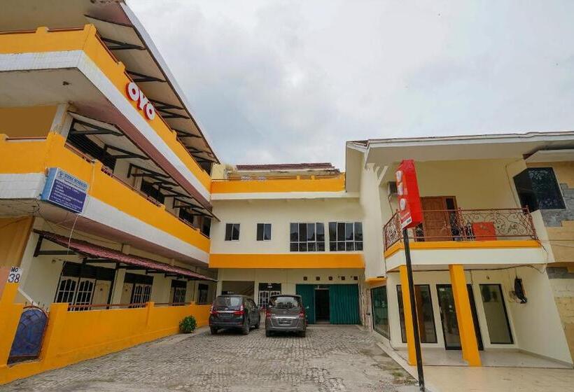 Отель Oyo 2025 Wisma Musdalifa