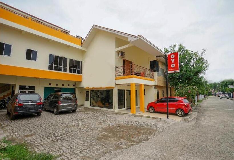 Отель Oyo 2025 Wisma Musdalifa