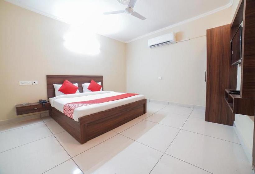 בית מלון כפרי Oyo 62368  Pearl Inn