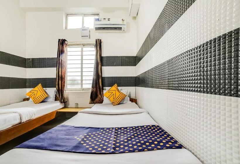 ホテル Spot On 63310  Friends