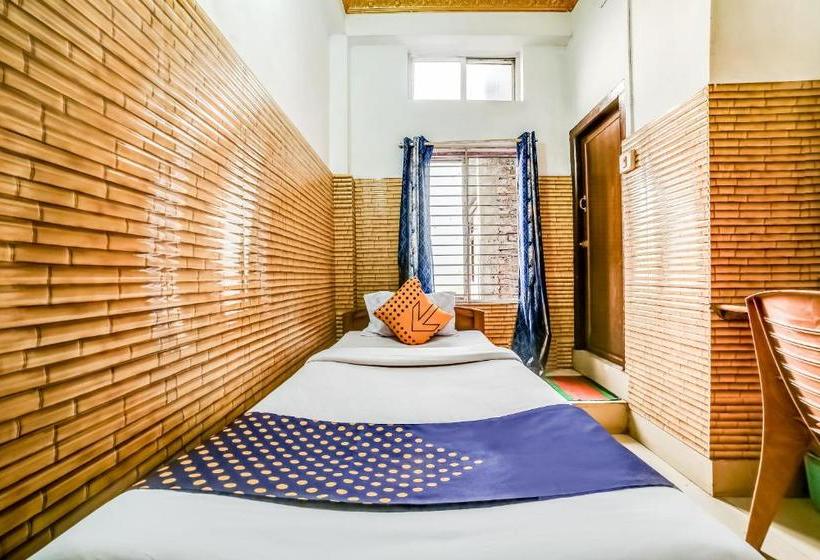 ホテル Spot On 63310  Friends