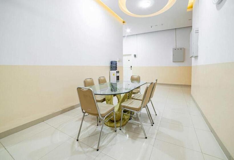 膳宿费 Reddoorz Plus Near Thamrin Plaza Medan