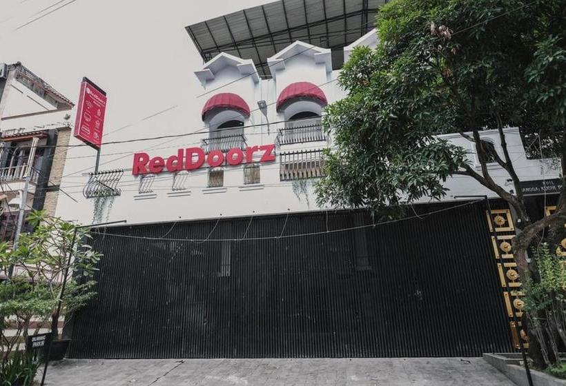 ペンション Reddoorz Plus Near Universitas Darma Agung Medan