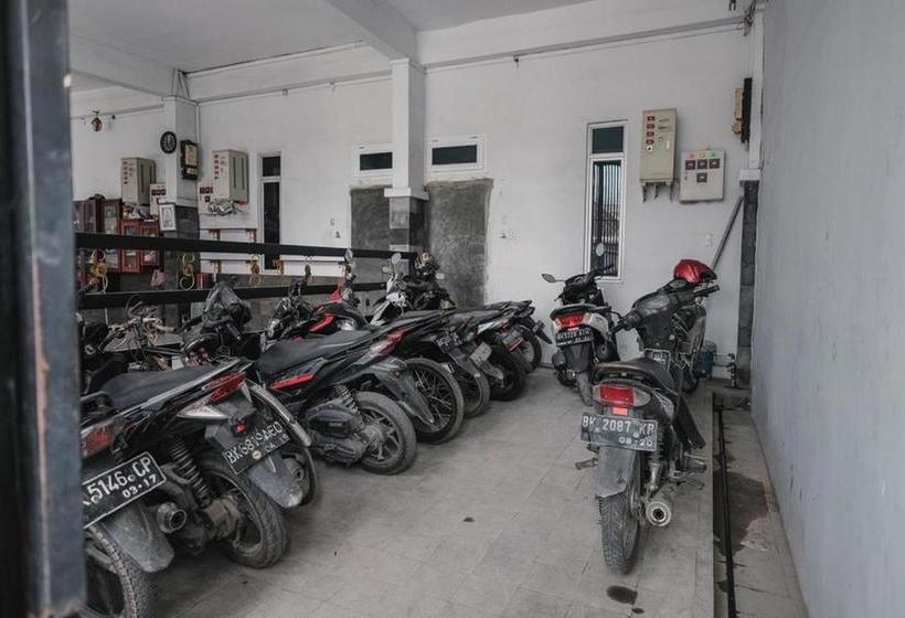 ペンション Reddoorz Plus Near Universitas Darma Agung Medan