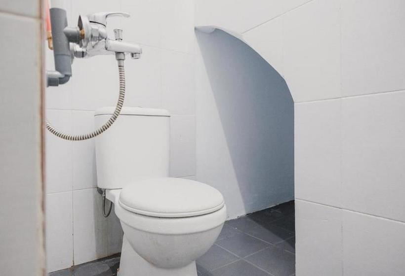 ペンション Reddoorz Plus Near Universitas Darma Agung Medan