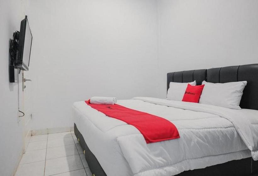 ペンション Reddoorz Plus Near Universitas Darma Agung Medan