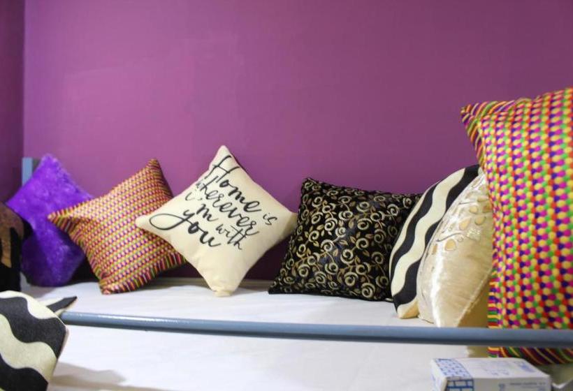 Awara Hostel & Dormitory