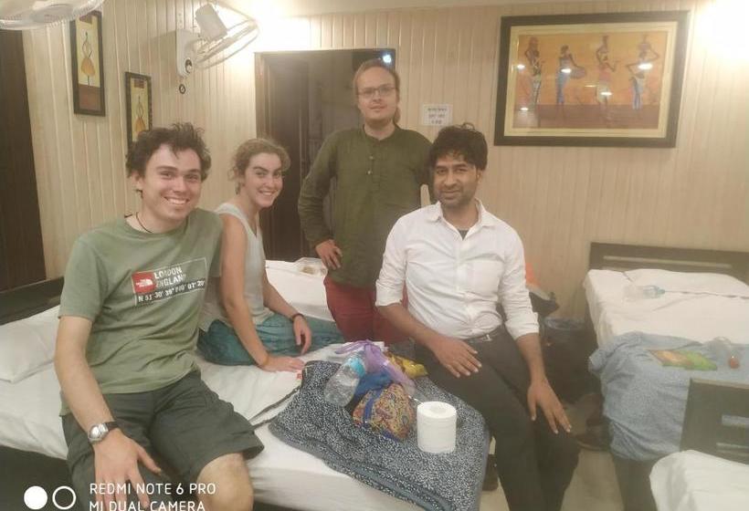 Awara Hostel & Dormitory