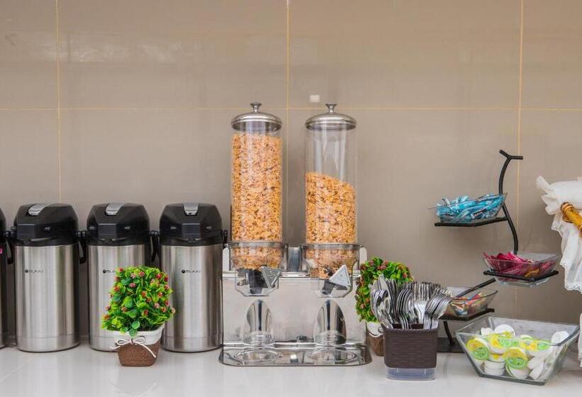 فندق Avexi Suites By Geh Suites