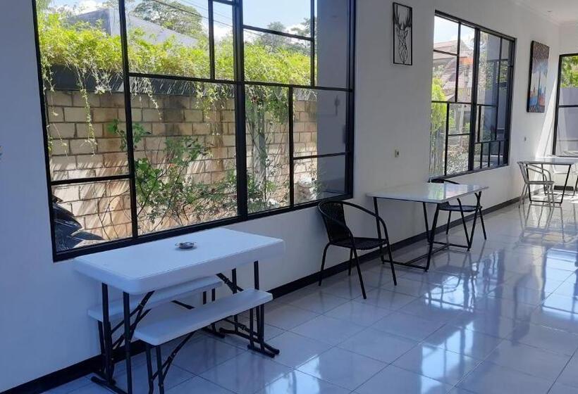 فندق Cozy Stay Kupang