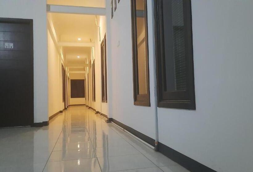 فندق Cozy Stay Kupang