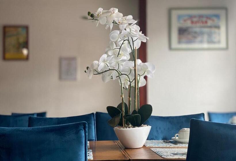 Отель Le Pasteur