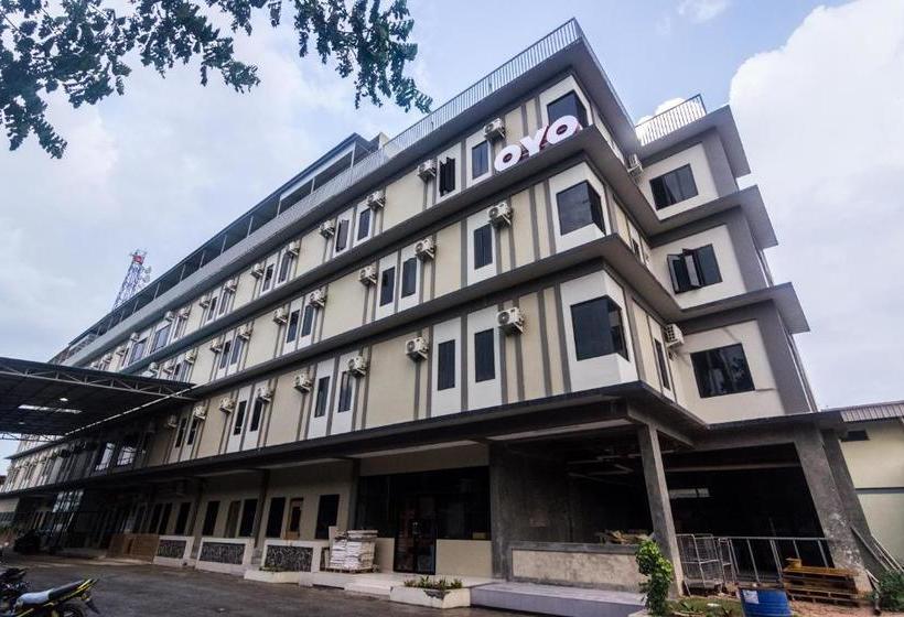 ホテル Capital O 1867 Kara Guest House