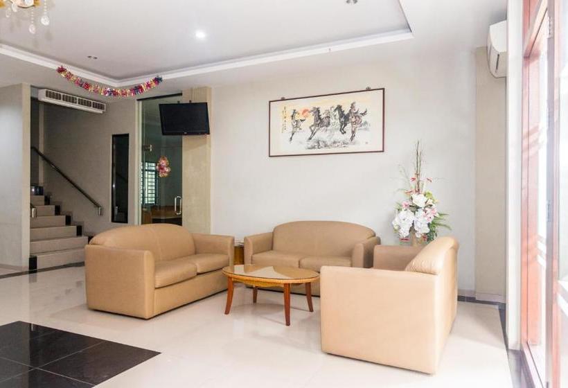 ホテル Capital O 1867 Kara Guest House