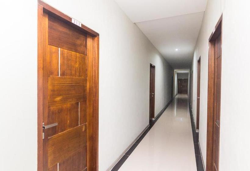 ホテル Capital O 1867 Kara Guest House