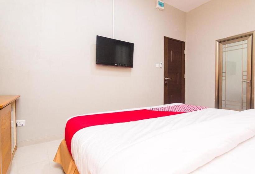 ホテル Capital O 1867 Kara Guest House