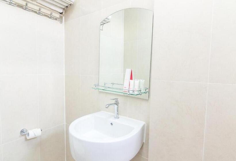 ホテル Capital O 1867 Kara Guest House