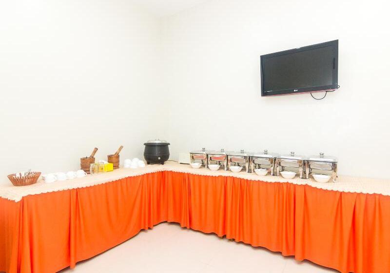 ホテル Capital O 1867 Kara Guest House