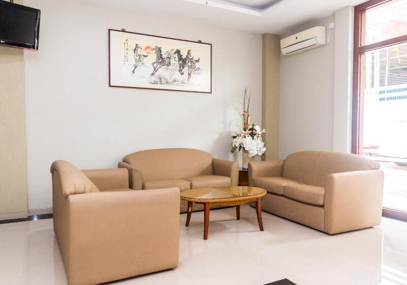 ホテル Capital O 1867 Kara Guest House